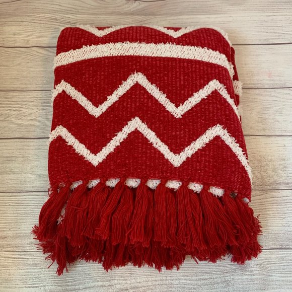 Rachel Ashwell The Farmhouse Decorative Throw Blanket 50x60" Chevron Fringe - Picture 7 of 16